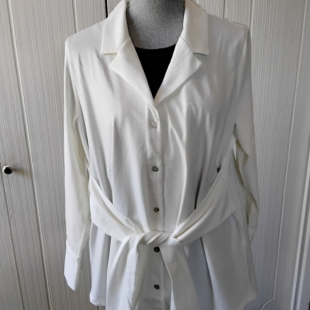 NWT womens 6 Front Button Long Sleeve Shirt - Picture 3 of 10